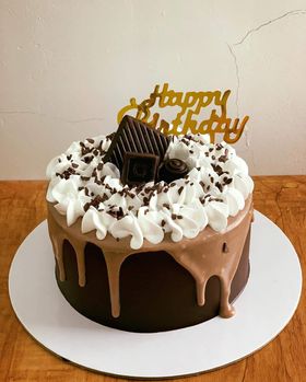 Milk Chocolate Drip Cake